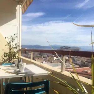 https://apartamento-en-el-centro-de-torremolinos-1.hotelsinnerja.org